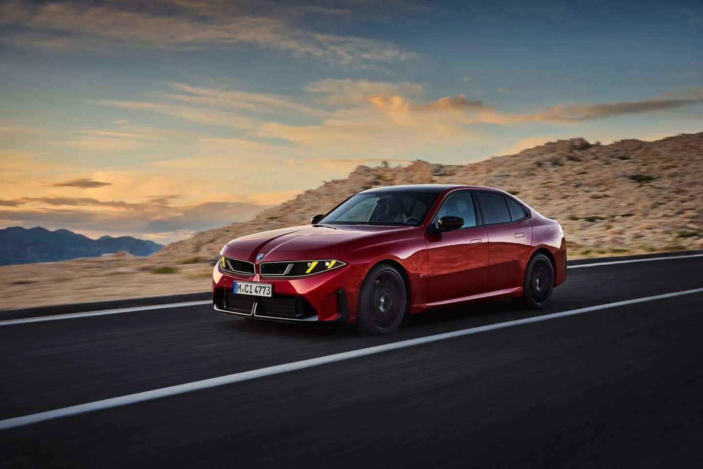 宝马第八代3系全球首发：M350 xDrive接替M340i，437马力+48V轻混，明年引入漂移模式 详情细节