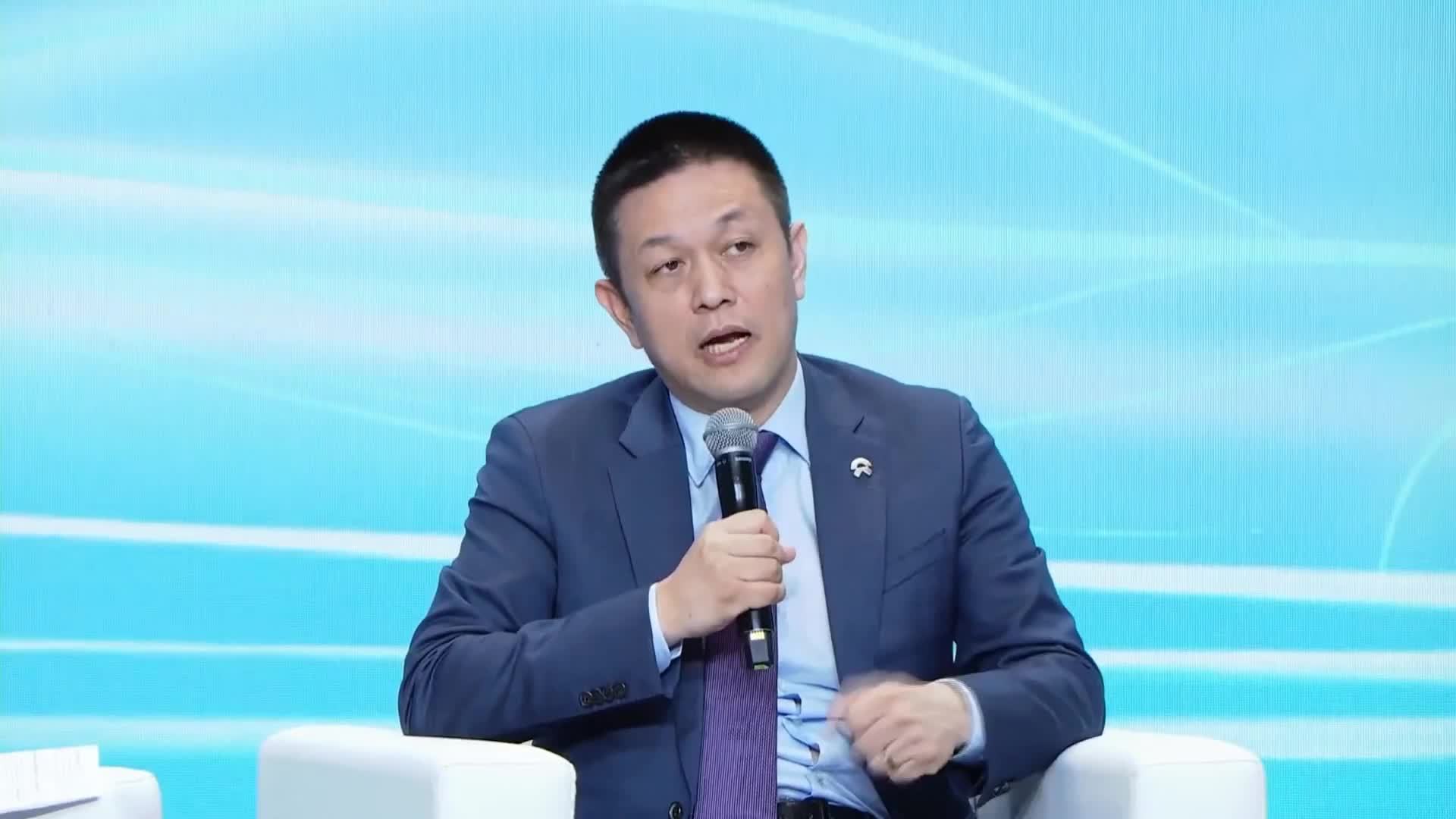 李斌：基于世界模型架构 + 闭环强化学习的蔚来智能辅助驾驶系统，已部署超 95 万辆智能电动汽车