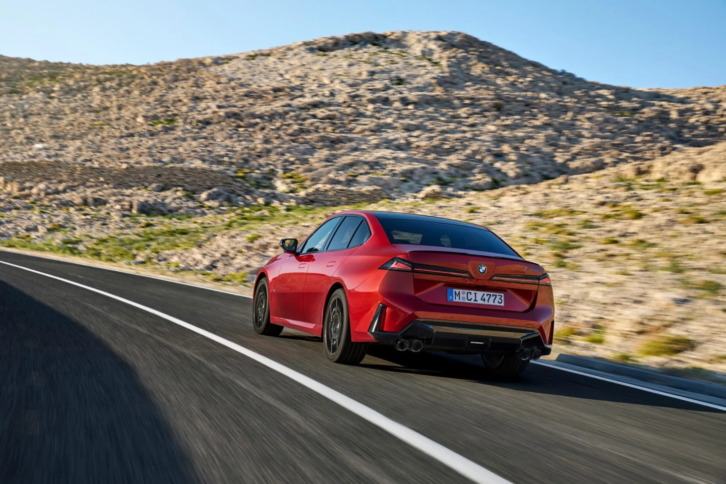 宝马第八代3系全球首发：M350 xDrive接替M340i，437马力+48V轻混，明年引入漂移模式 详情细节