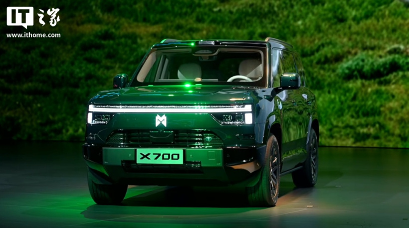 猛士 X700 首台量产车将于 10 月 10 日正式下线，预售价 24.98 万元起