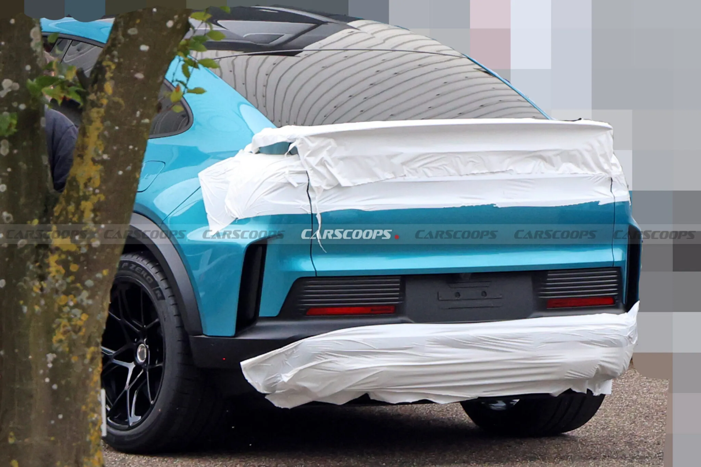 保时捷纯电卡宴 Coupe Turbo GT 谍照曝光:最高功率或超 895kW,2.4 秒破百 详情细节