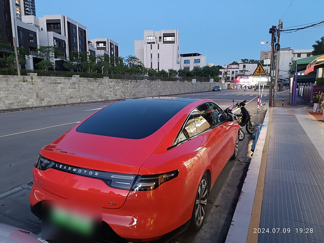 零跑 零跑 C01