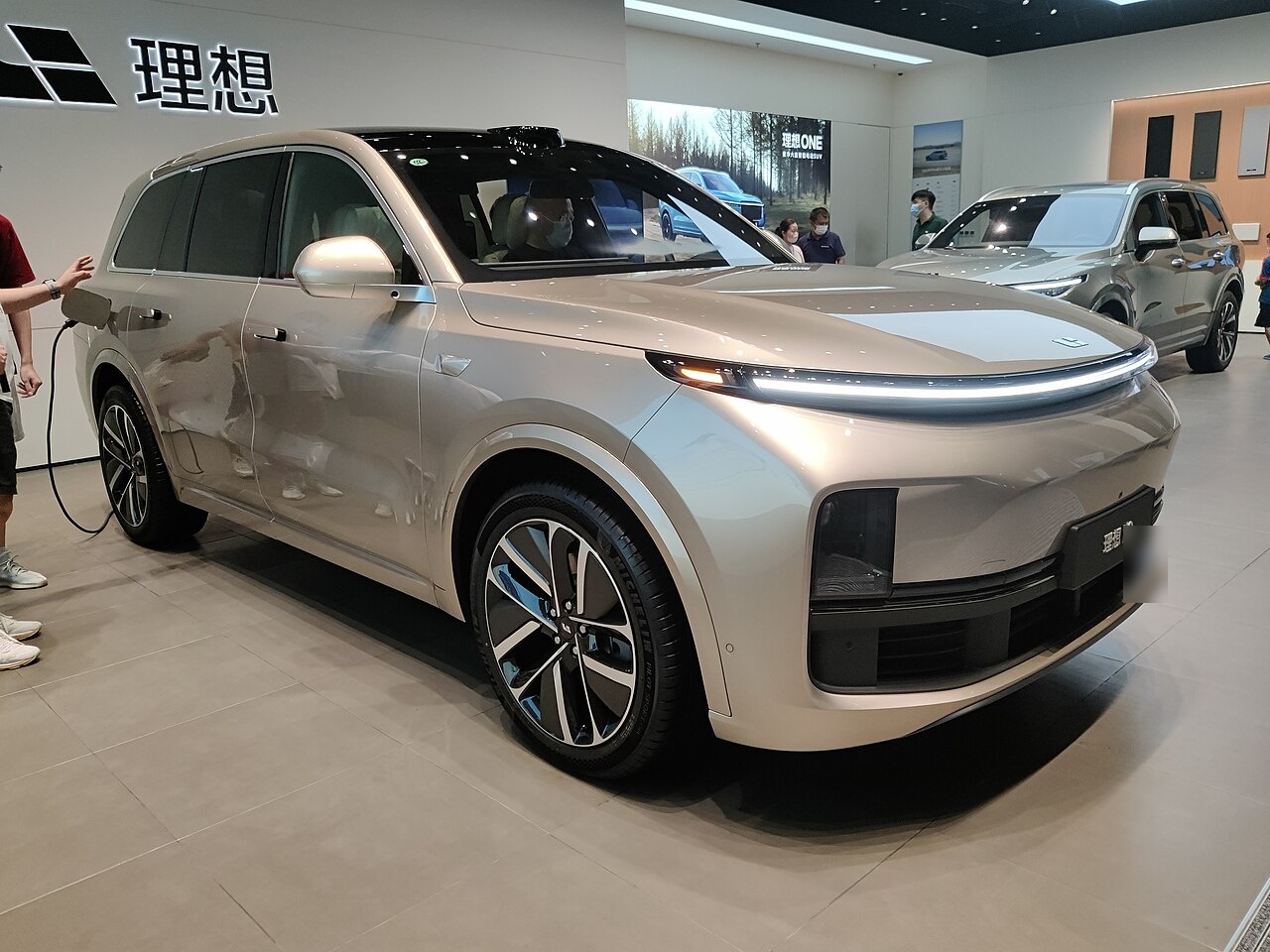 理想 理想 L9